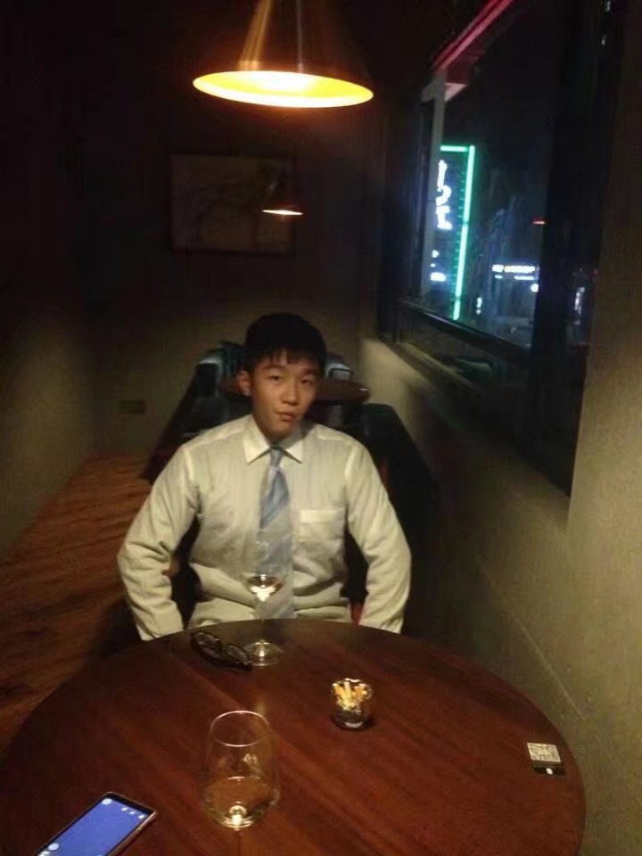 余士航